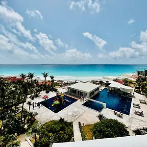  Appartement Solymar On The